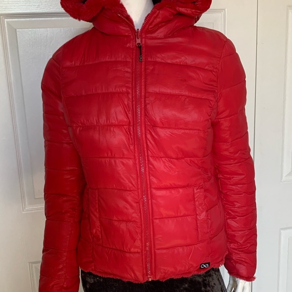 Red puffer reversible coat - Picture 3 of 4
